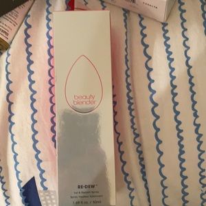 Set and refresh spray